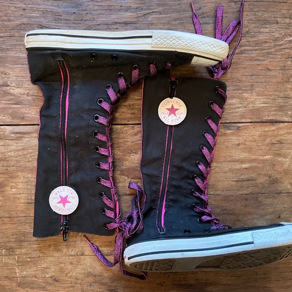 Used Girls Converse Super High Tops Pink and Black Size 4 - Picture 2 of 2